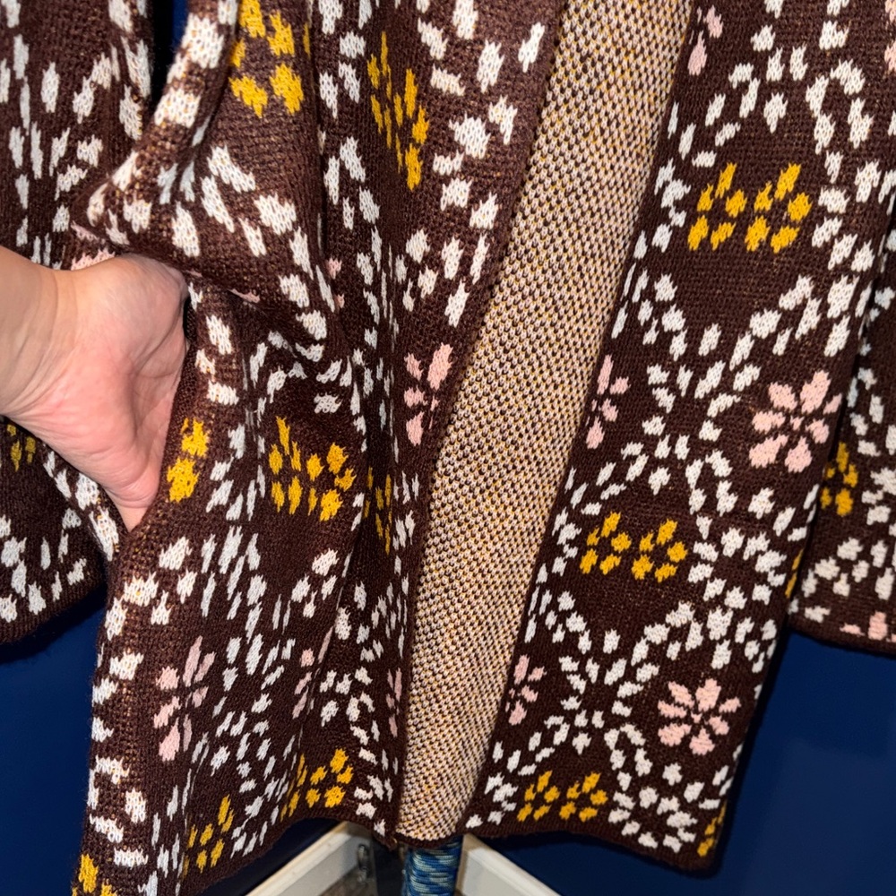 By Design- NWT Brown Floral Patterned Cardigan Size Medium - Picture 10 of 16